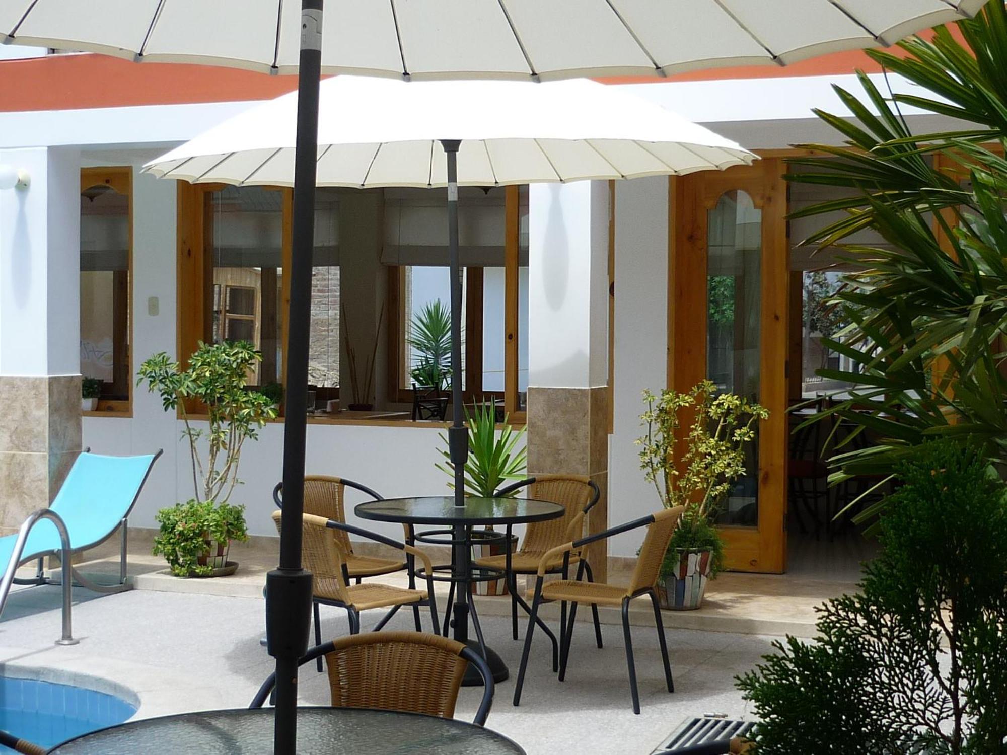 Hotel Las Flores Ica Exterior photo